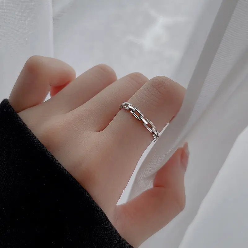 Staggered Silver Chain Ring for Women's Index Finger - Image 4
