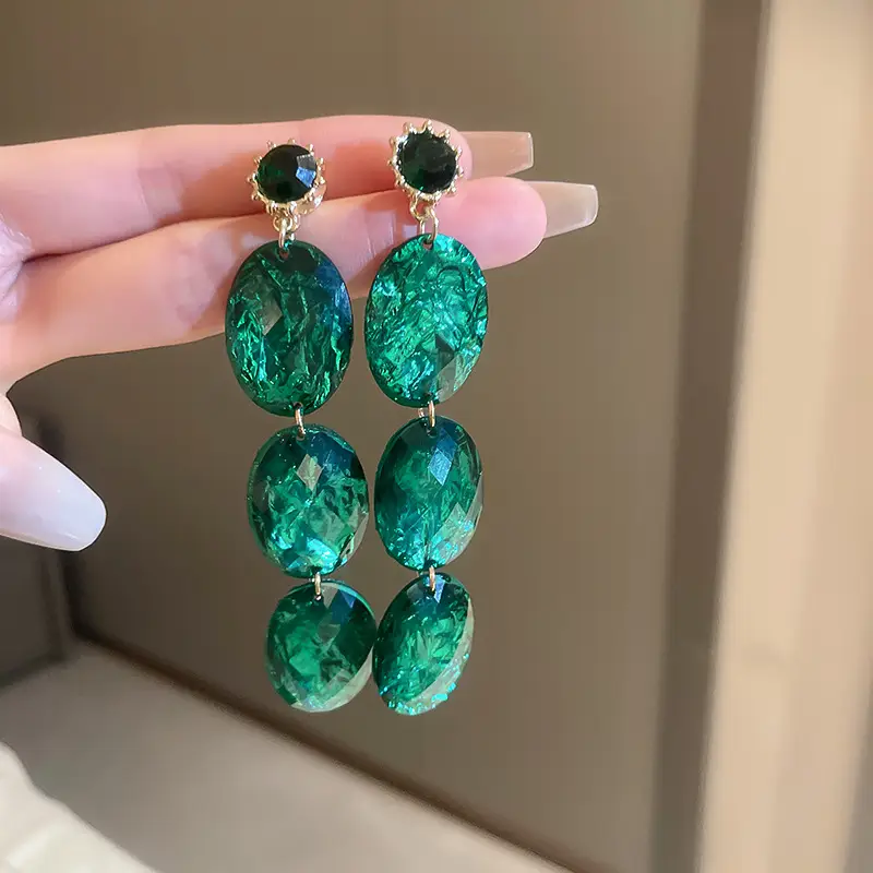 Vintage Emerald Acrylic Diamond Earrings for Women — feature 11