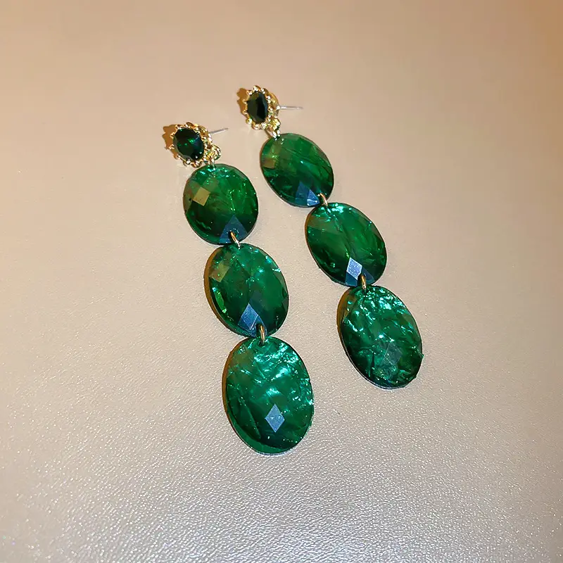 Vintage Emerald Acrylic Diamond Earrings for Women — feature 5