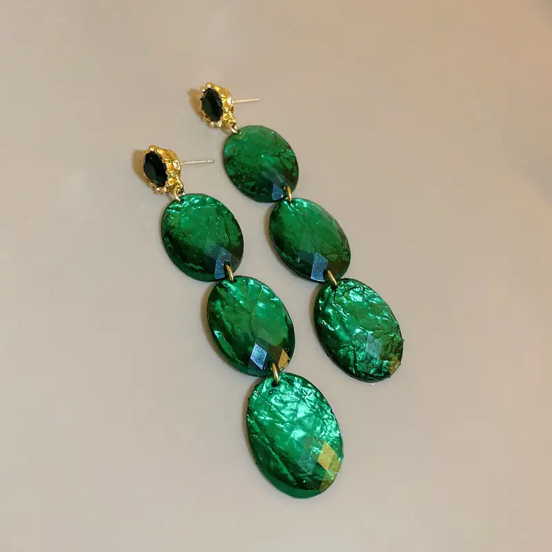 Vintage Emerald Acrylic Diamond Earrings for Women — feature 7