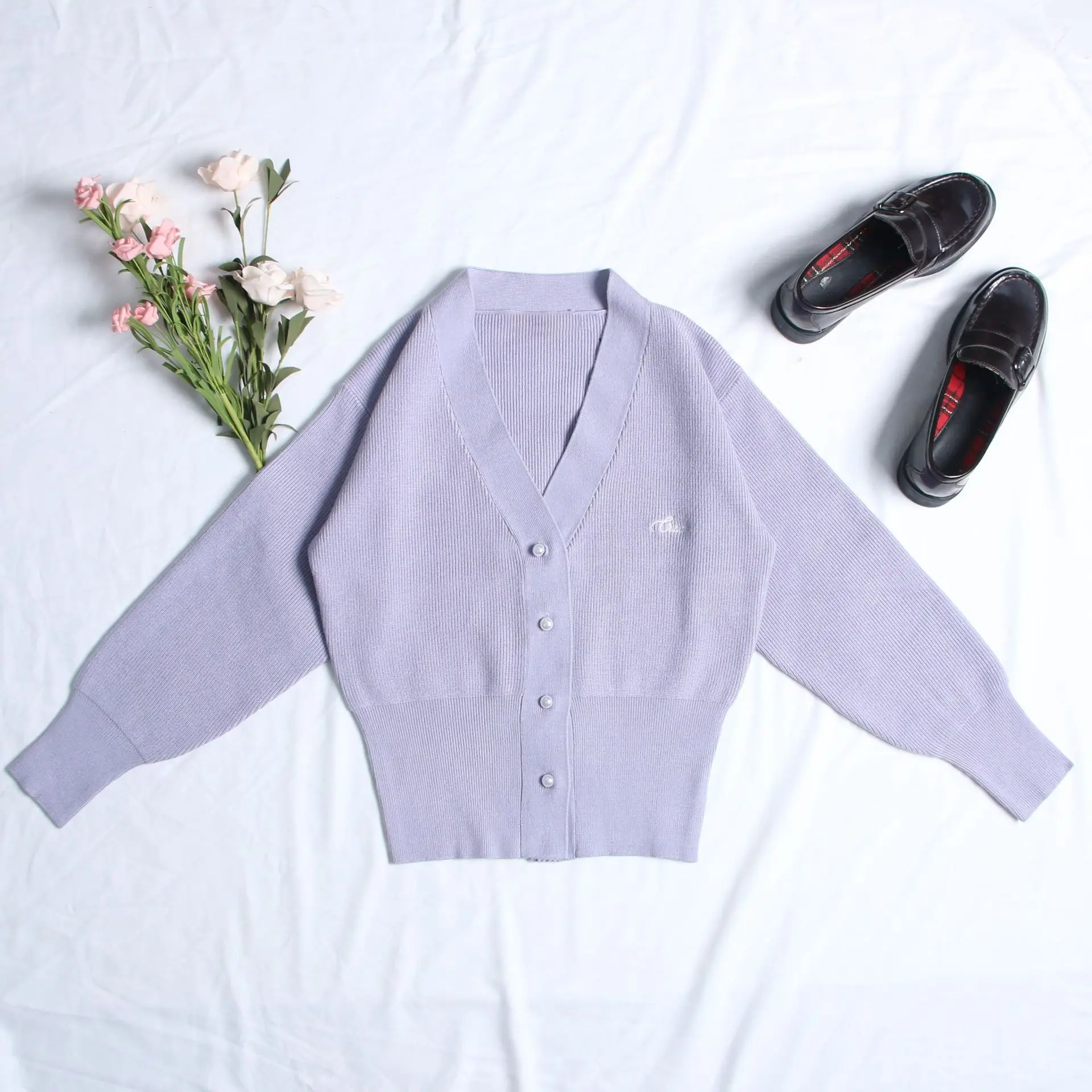 Women's Light Purple Knitted V-Neck Cardigan - Image 4