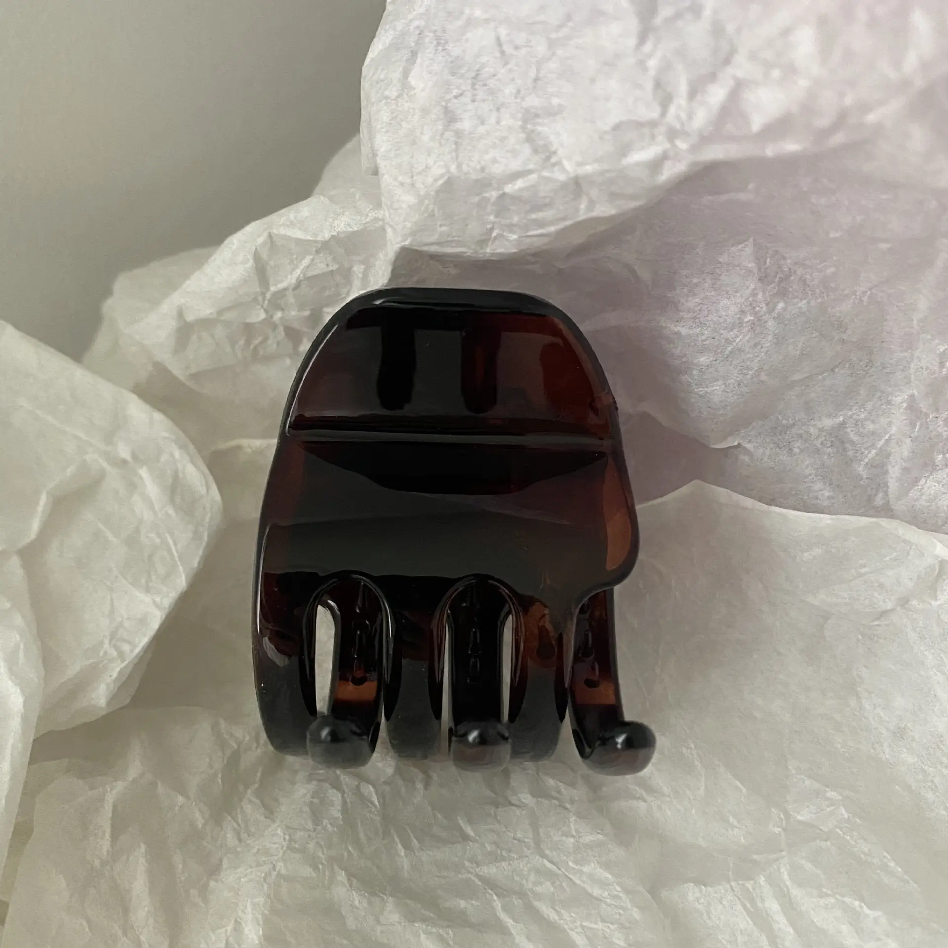 Elegant Brown Tortoise Shell Hair Clip for Women - Image 3