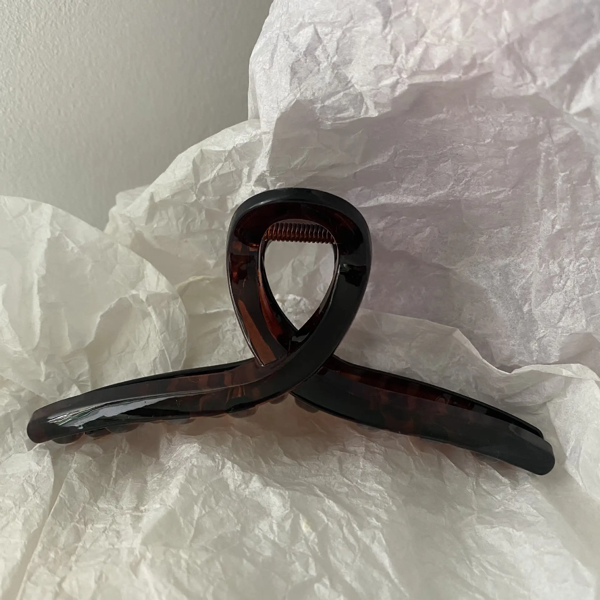 Elegant Brown Tortoise Shell Hair Clip for Women - Image 6