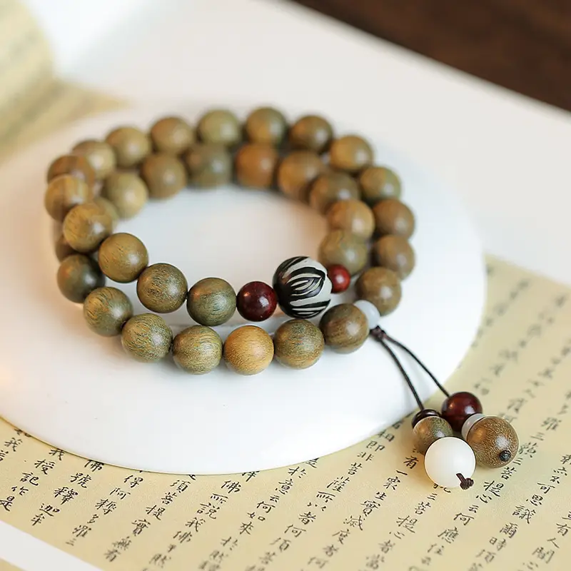 Green Sandalwood Buddha Beads Bracelet with Bodhi Seed Lotus Double Circle Design - Image 9