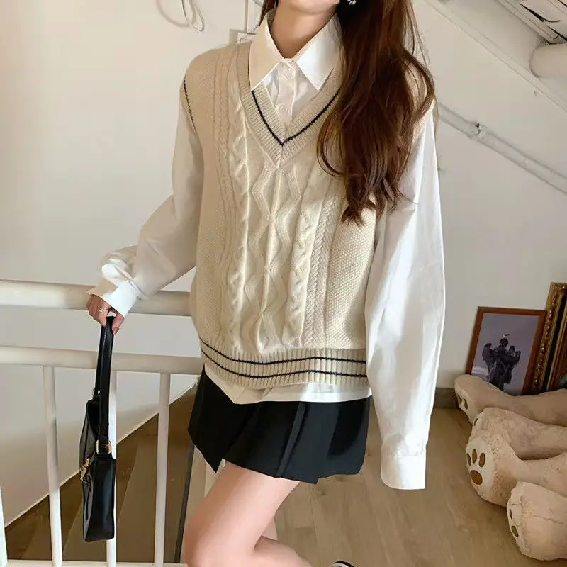 Women Loose V-Neck Knitted Vest Navy White - Image 5