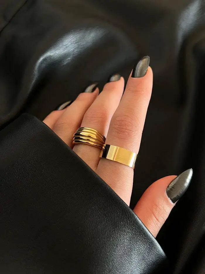 Titanium Steel Gold Ring with White Stone - Image 5