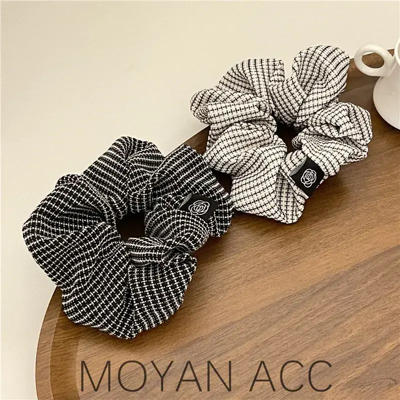 Black and White Lattice Hair Ring for Women - Image 4