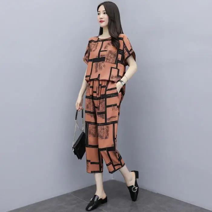 Women's Chubby Fit Loose Capri Suit Brown Geometric Print