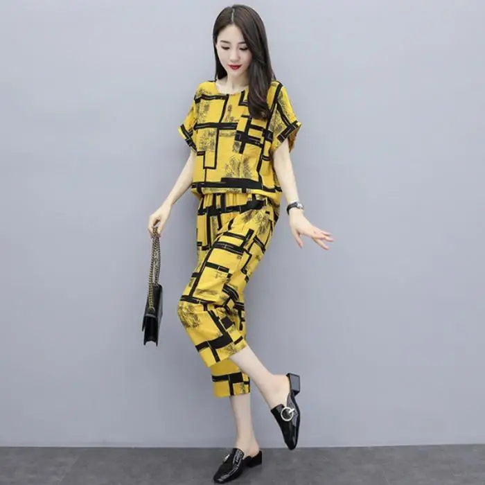 Women's Chubby Fit Loose Capri Suit Brown Geometric Print