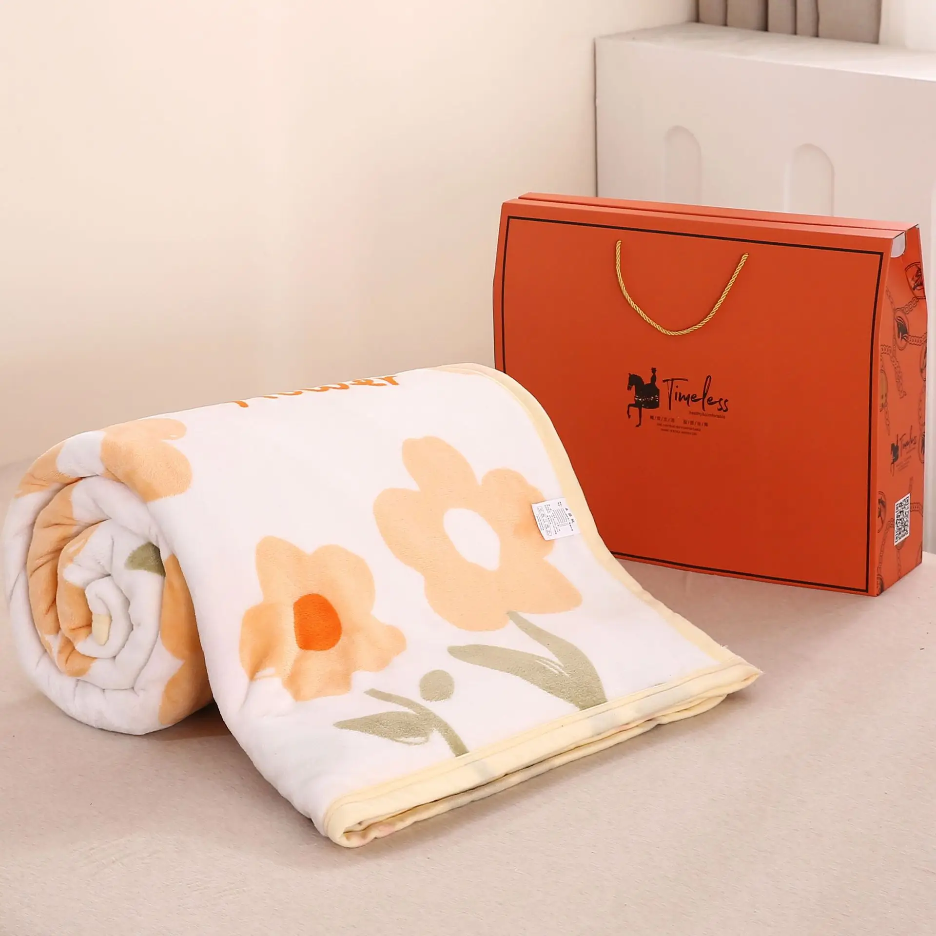 Blue Flannel Blanket Set for Bed & Gift Box — feature 23
