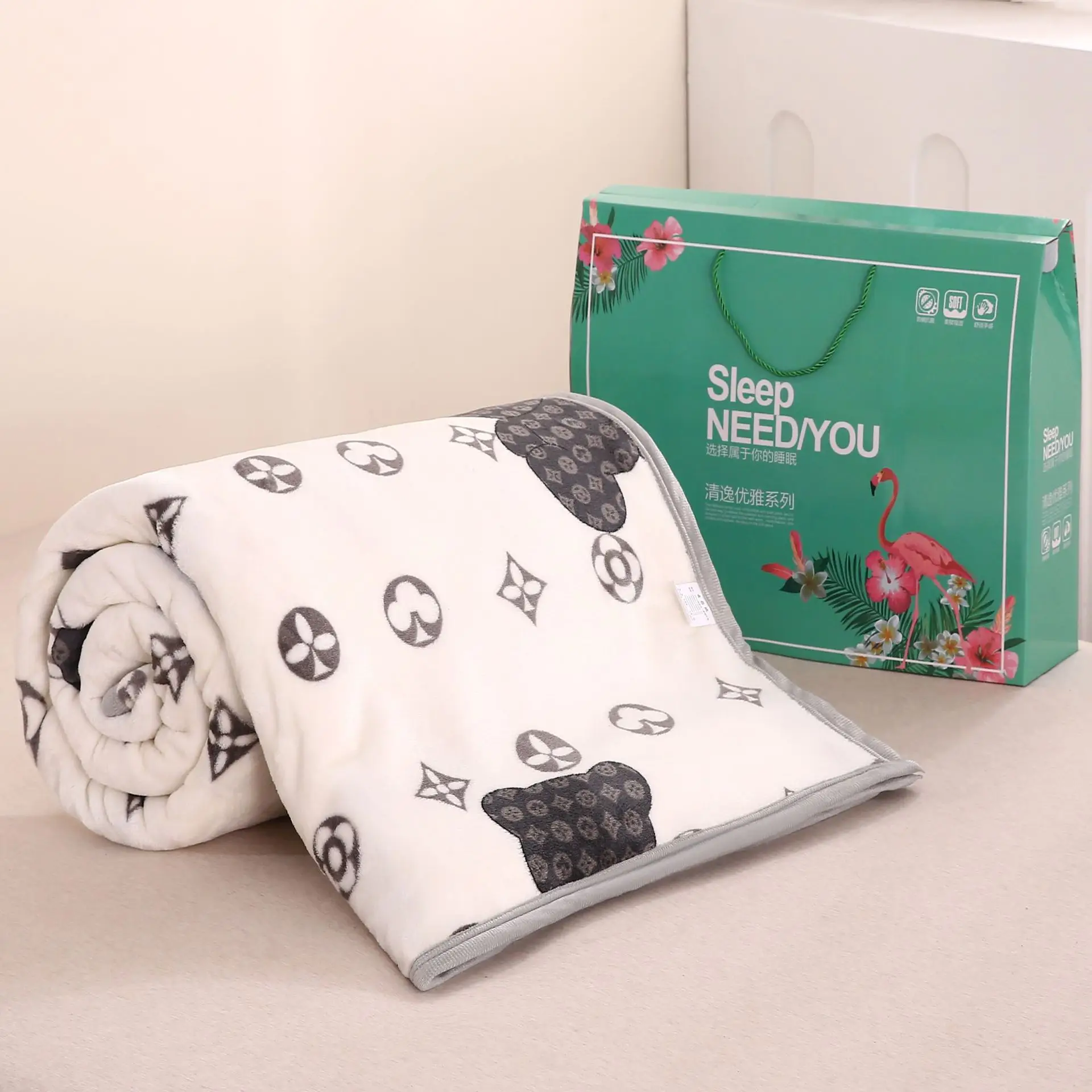 Blue Flannel Blanket Set for Bed & Gift Box — feature 24