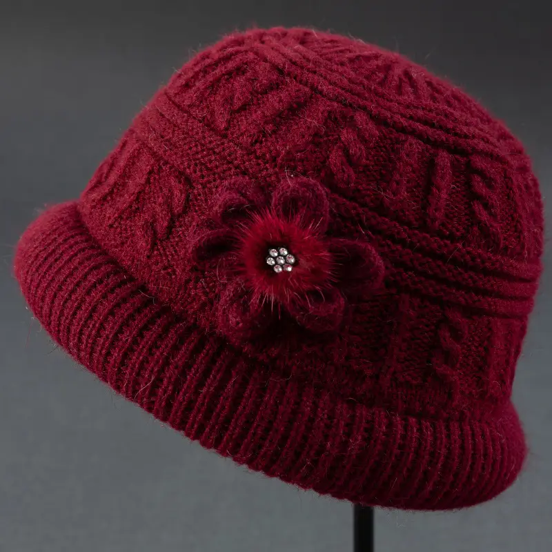 Fleece Lined Women's Winter Hat & Scarf Set - Image 12