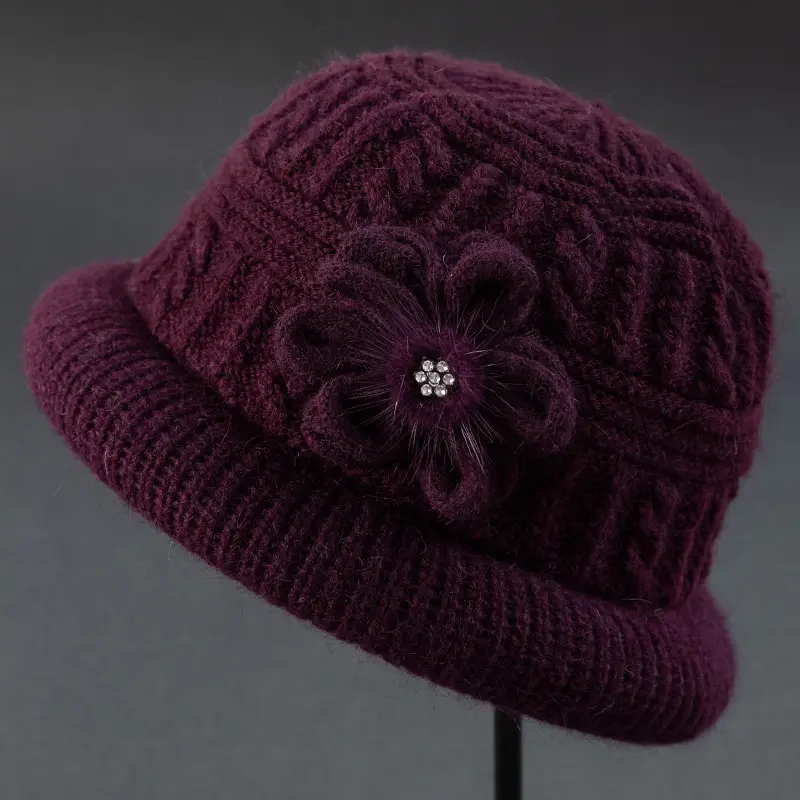 Fleece Lined Women's Winter Hat & Scarf Set - Image 13