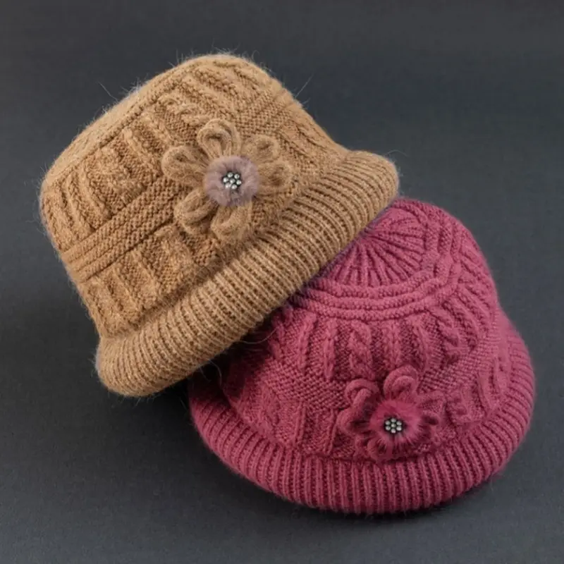 Fleece Lined Women's Winter Hat & Scarf Set - Image 14