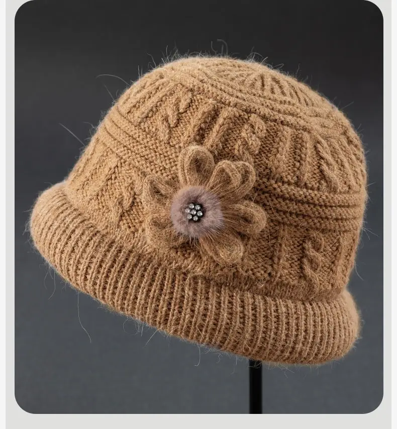 Fleece Lined Women's Winter Hat & Scarf Set — feature 12
