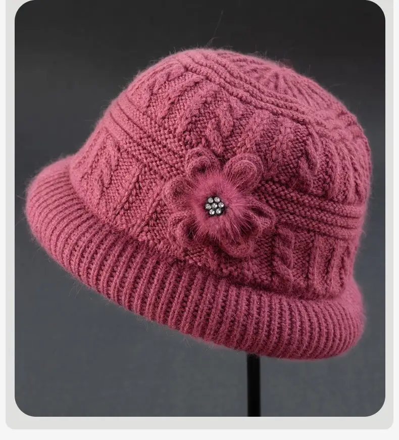 Fleece Lined Women's Winter Hat & Scarf Set — feature 13
