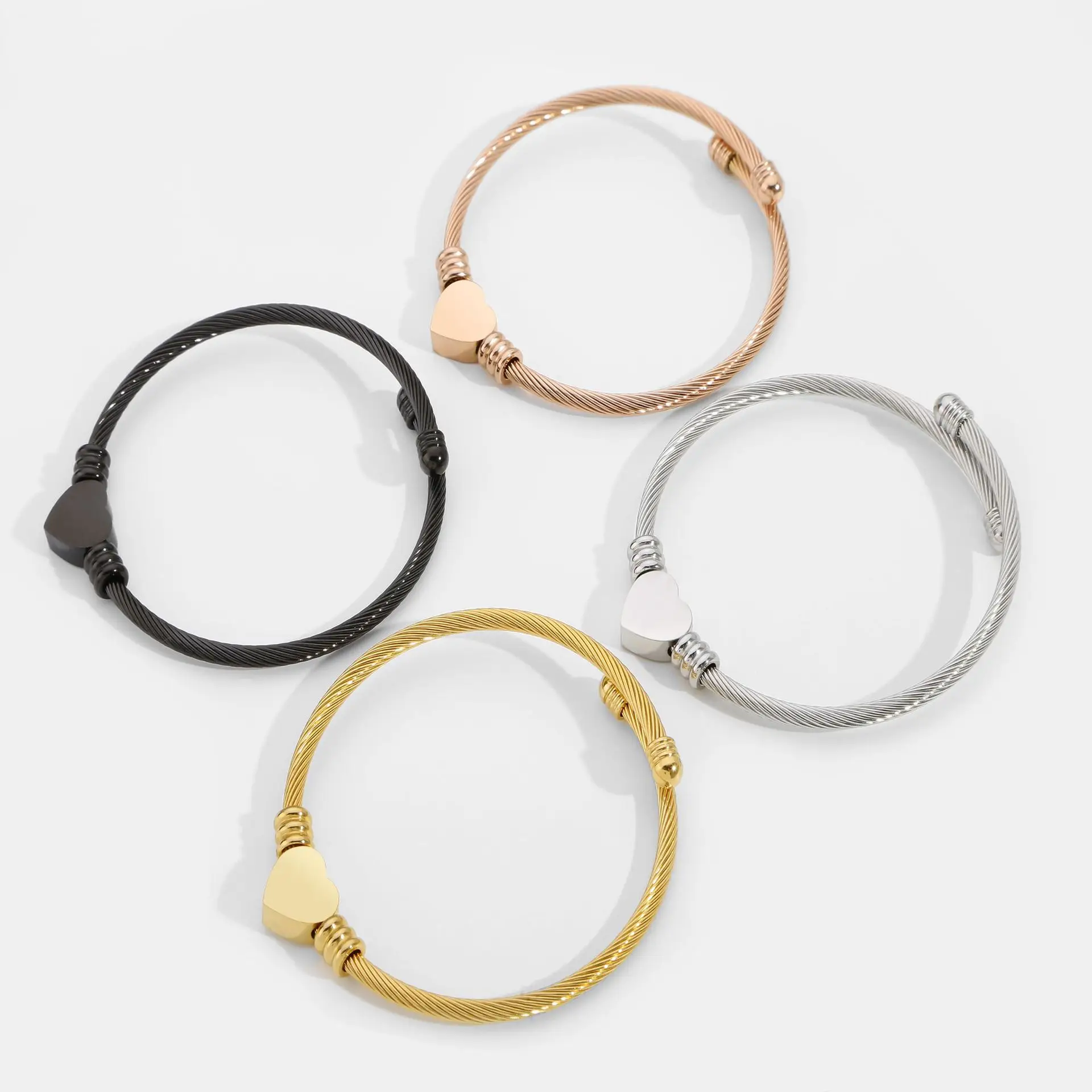 Peach Heart Wire Braided Bracelet 56mm — feature 5