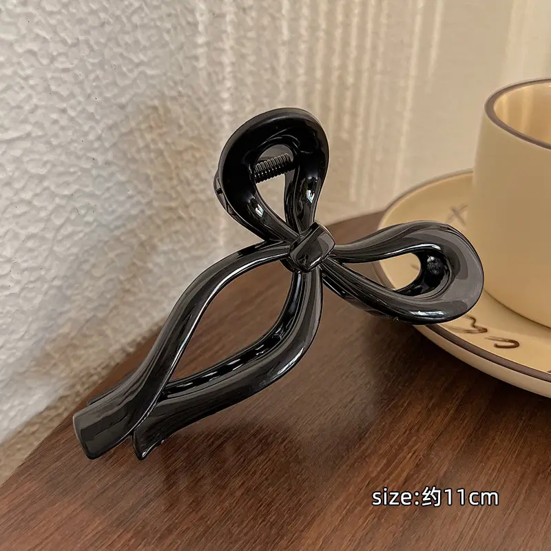 Elegant Black Shark Hair Clip for Women