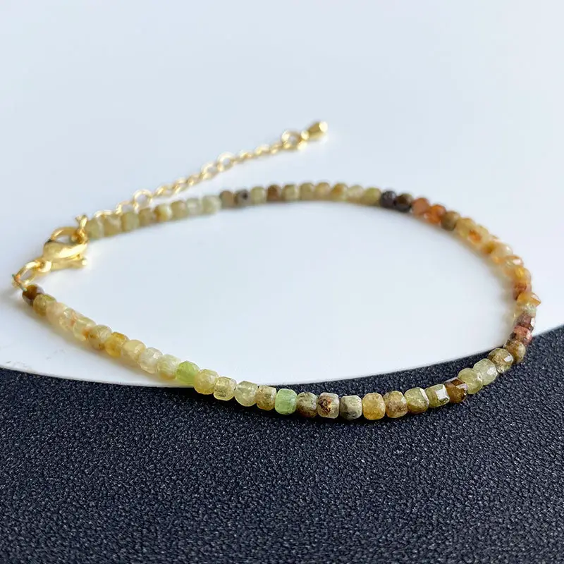 Jingyao Natural Gradient Rainbow Green Garnet Bracelet Mini Small Cube Mineral Encapsulated Crystal Bracelet — feature 9