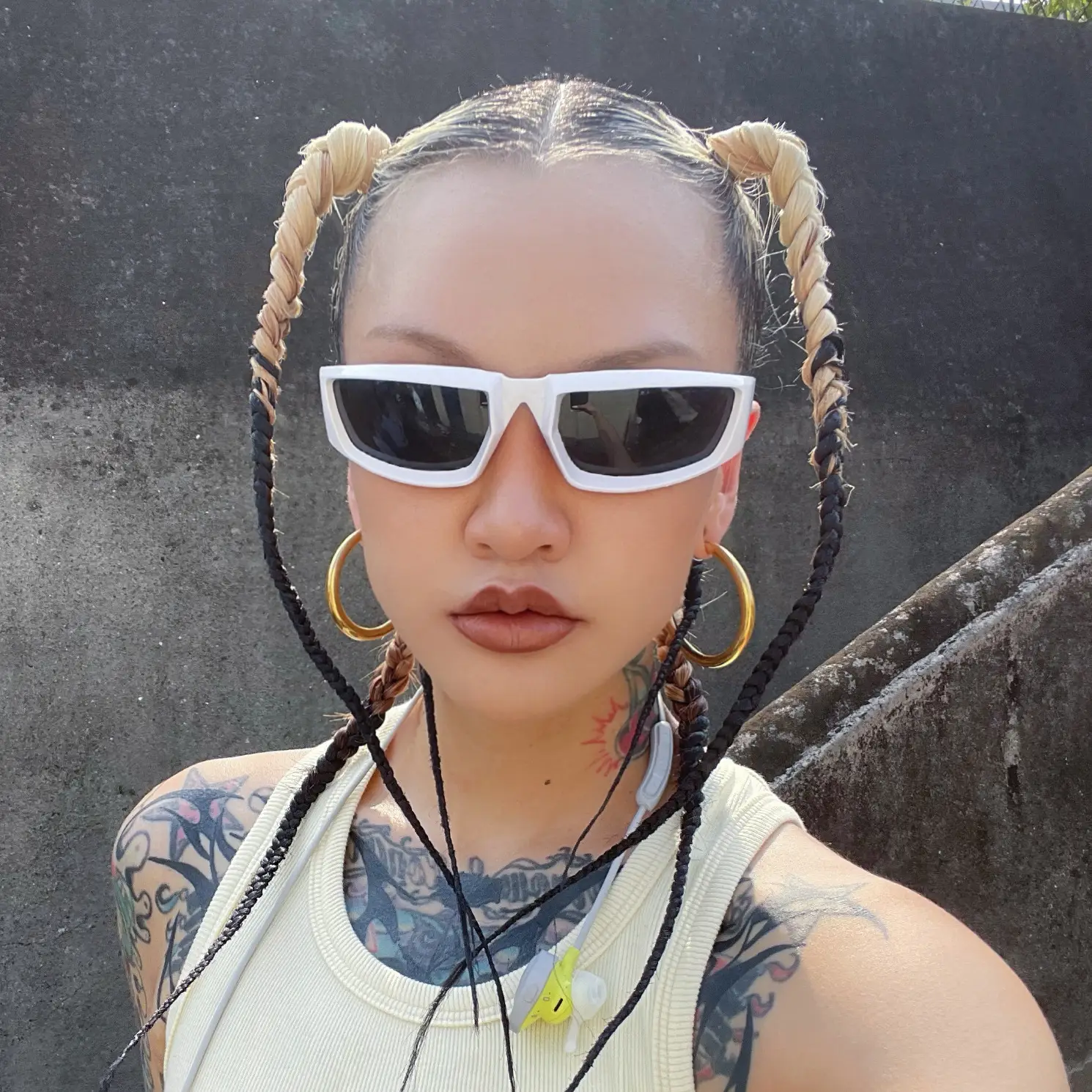 Futuristic Silver Hip-Hop Sunglasses Y2K 2022 - Image 7