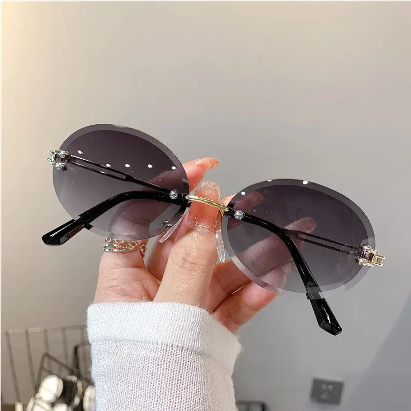 Women Gradient Sunglasses with Rimless Edge Cut - Image 5