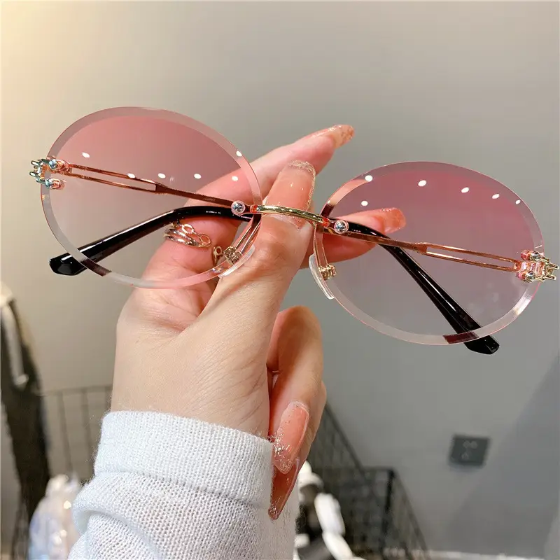 Women Gradient Sunglasses with Rimless Edge Cut - Image 6