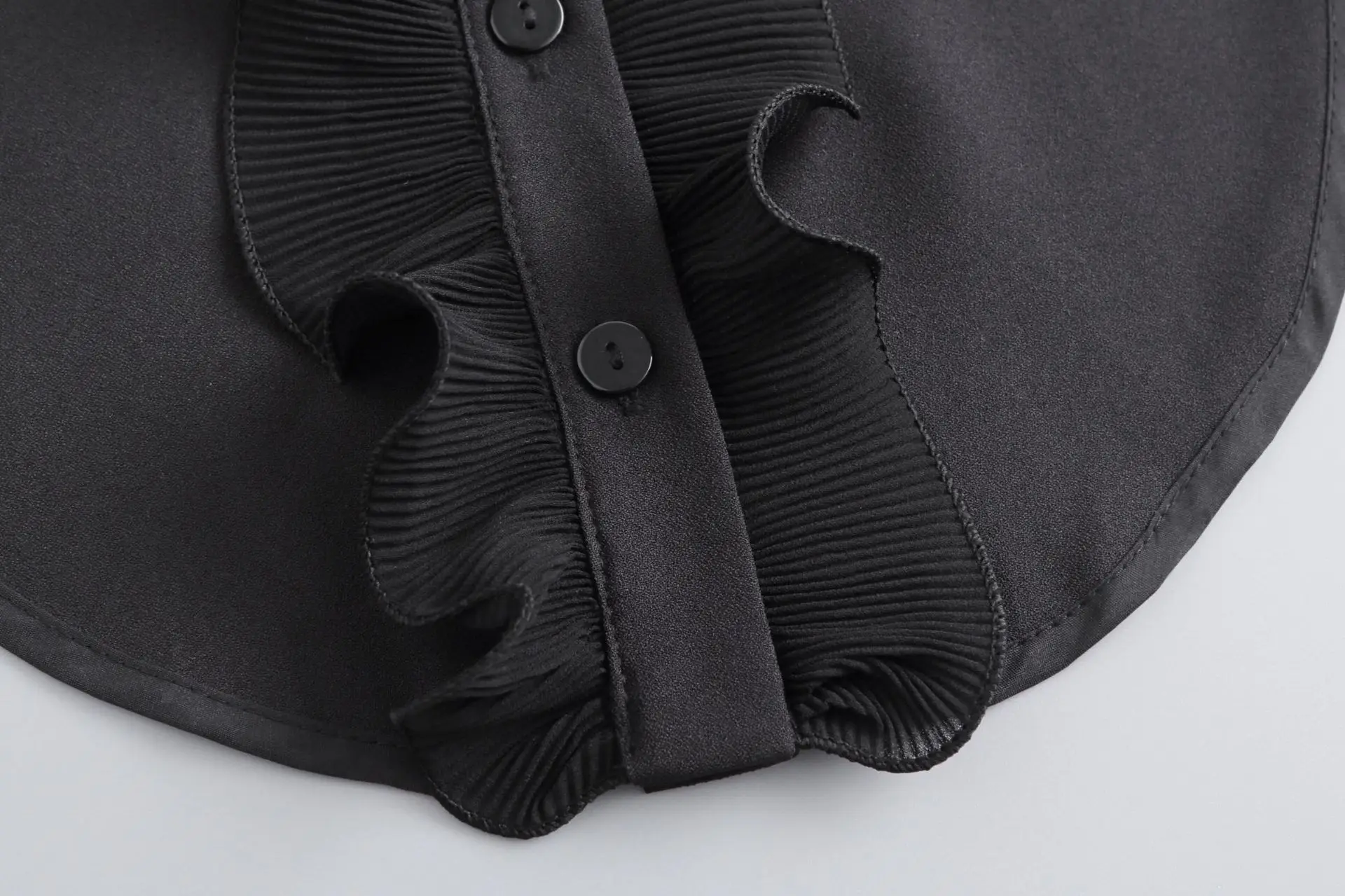 White Fake Collar with Ruffled Lace for Women — feature 23