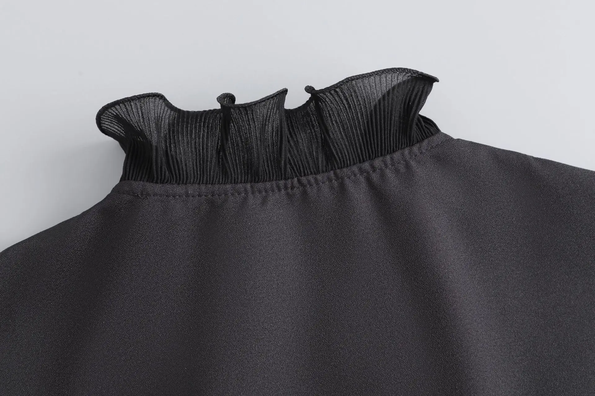 White Fake Collar with Ruffled Lace for Women — feature 26