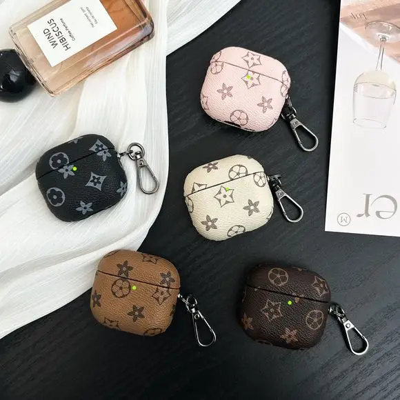 Black Leather Bluetooth Headset Case with Keychain — feature 3