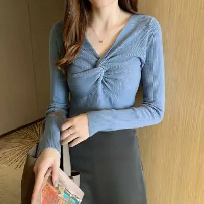 2025 Women's Black Knit V-Neck Long Sleeve Top