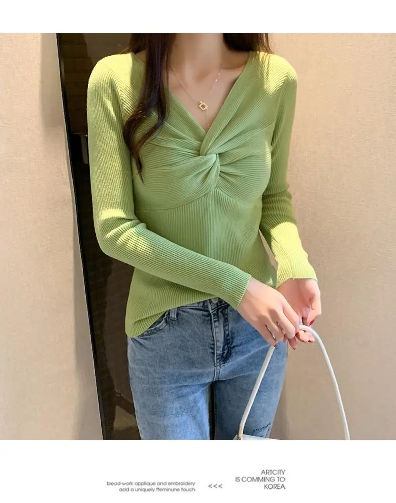 2025 Women's Black Knit V-Neck Long Sleeve Top — feature 24