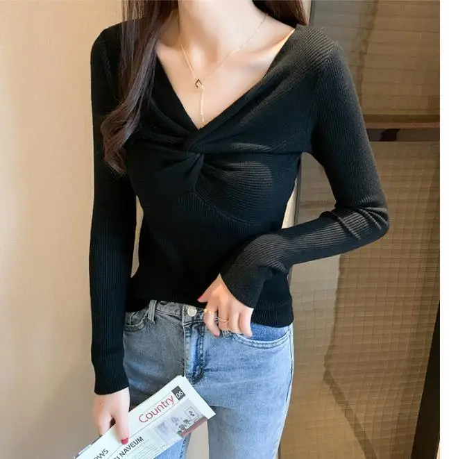 2025 Women's Black Knit V-Neck Long Sleeve Top — feature 25