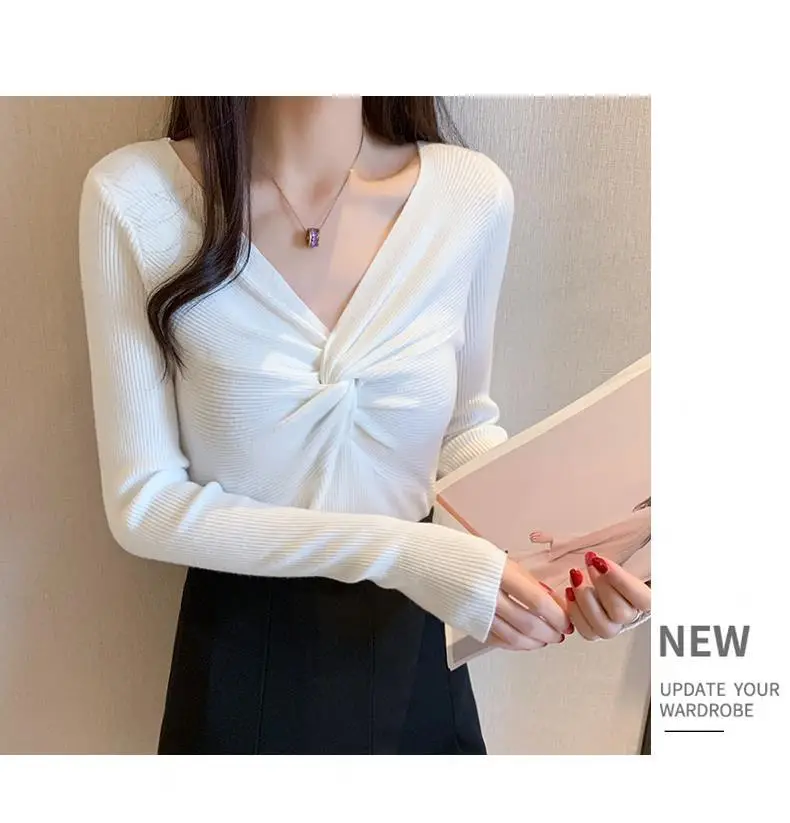 2025 Women's Black Knit V-Neck Long Sleeve Top — feature 9