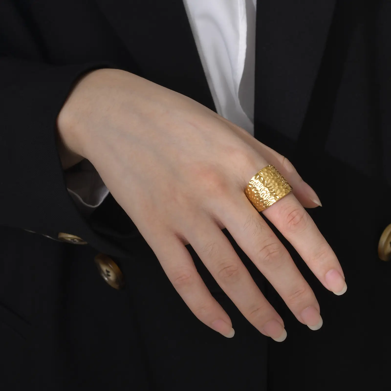 Stainless Steel Hammer Pattern Ring Women Men's R-649 - Image 4
