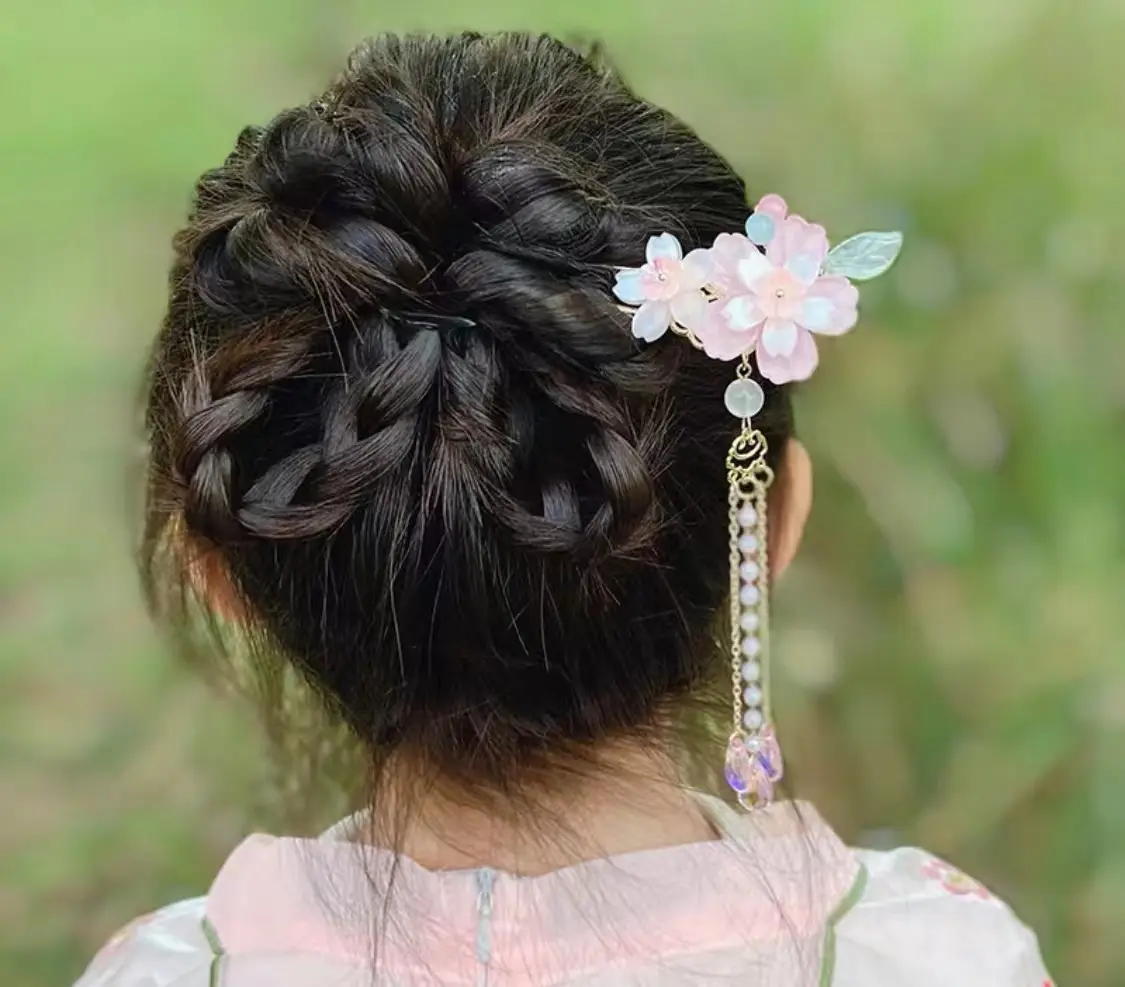 Fairy Butterfly Hairpin with Blue Stone Chain — feature 2