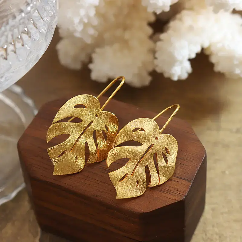Frosted Leaf Earrings Gold Color-Free Elegant Design - Image 3