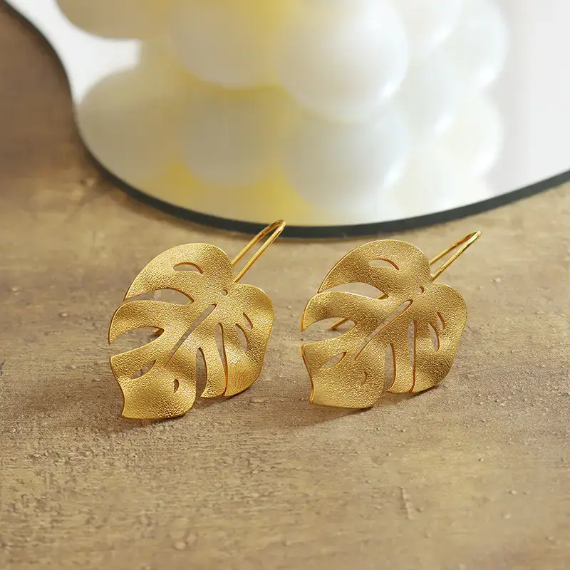 Frosted Leaf Earrings Gold Color-Free Elegant Design - Image 4