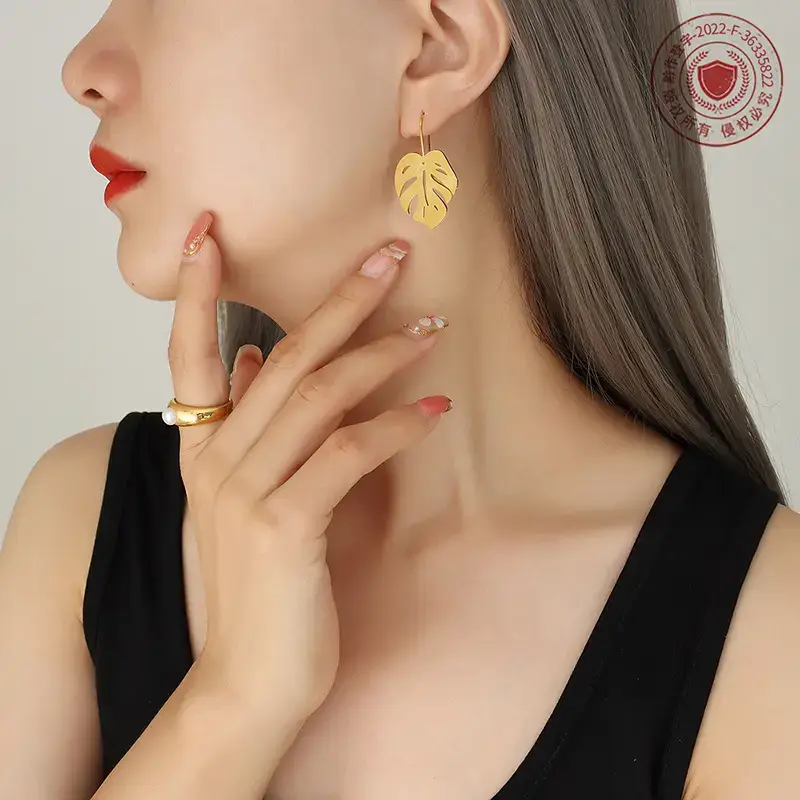 Frosted Leaf Earrings Gold Color-Free Elegant Design - Image 5