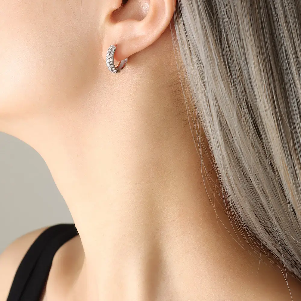 French Niche Metal Cold Wind Earrings Green Zircon Titanium Steel - Image 2