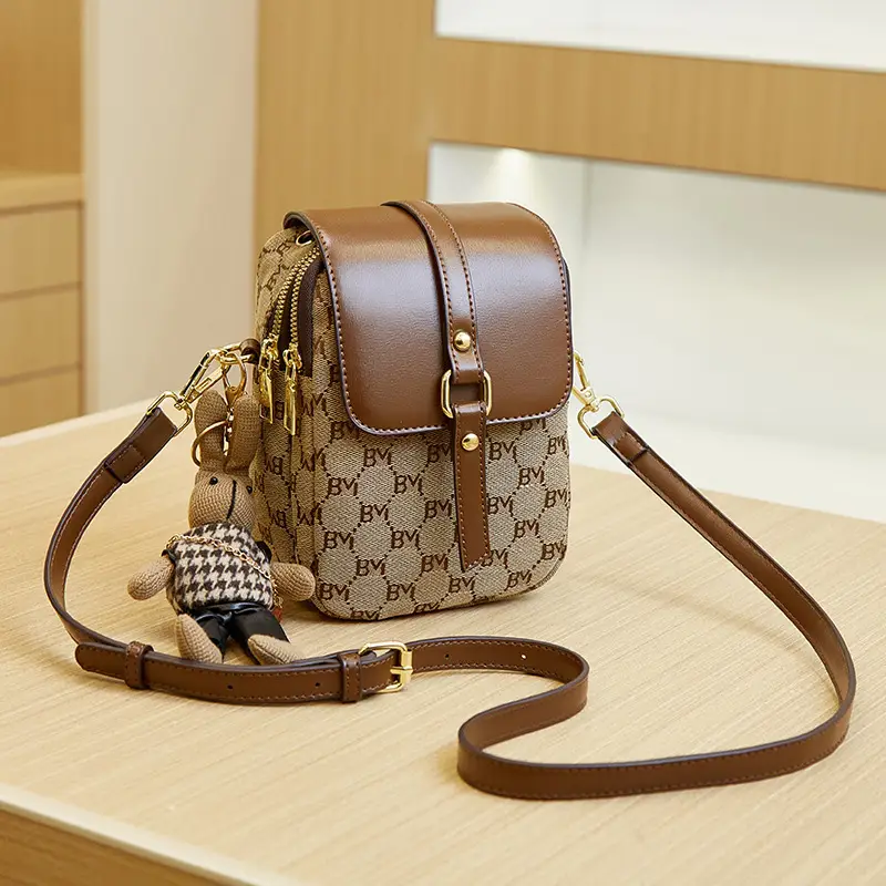 Women's Lightweight Mobile Phone Bag with Chain Strap - Image 2