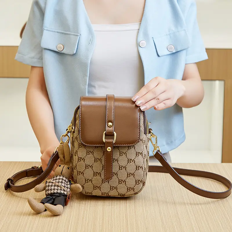 Women's Lightweight Mobile Phone Bag with Chain Strap - Image 3