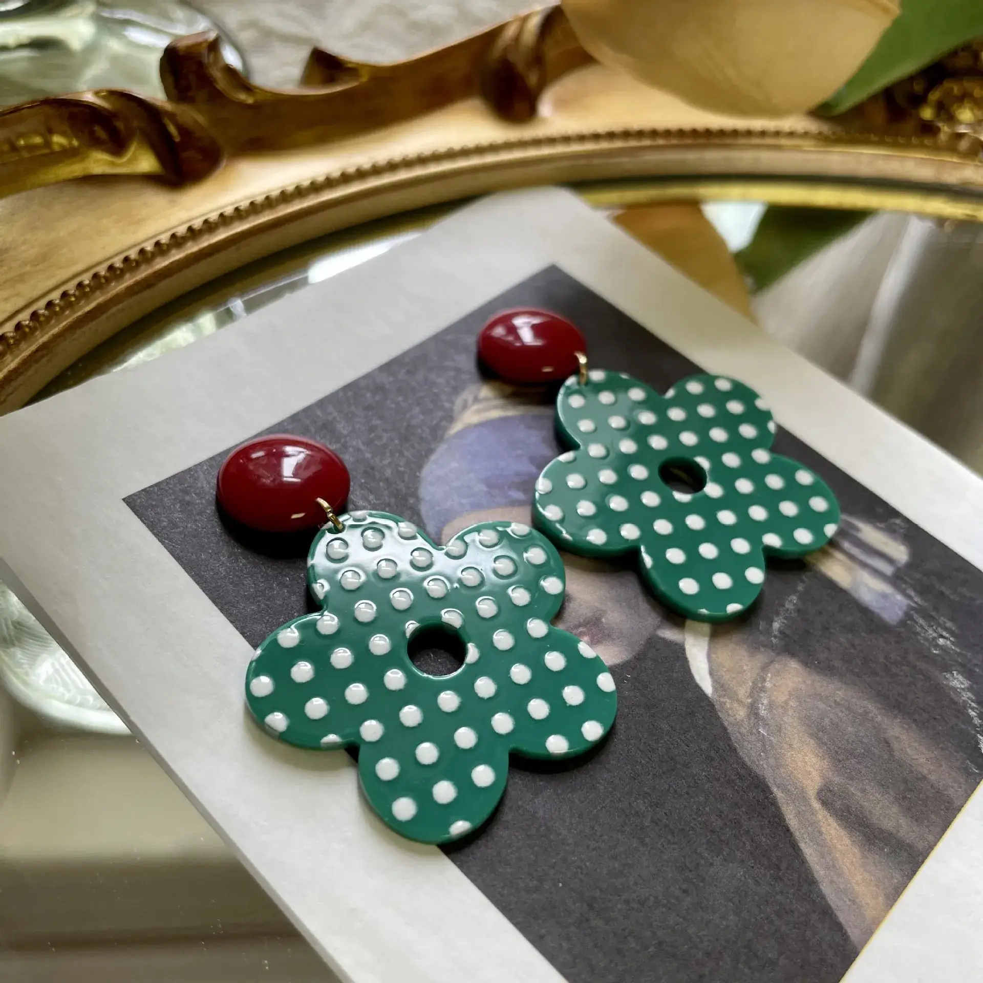 Retro Wave Dot Flower Earrings Green Red Contrast Women - Image 2