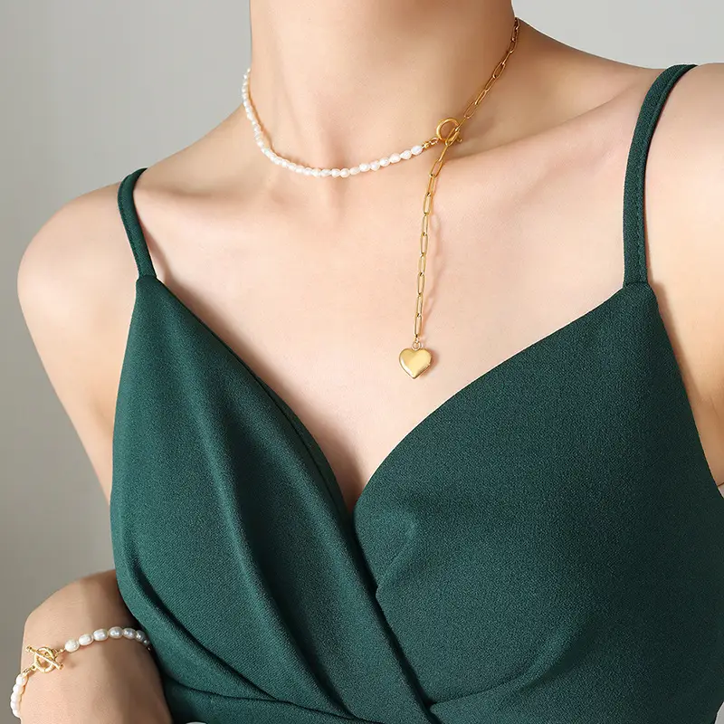 Nude Green Pearl Necklace with Heart Pendant - Image 4