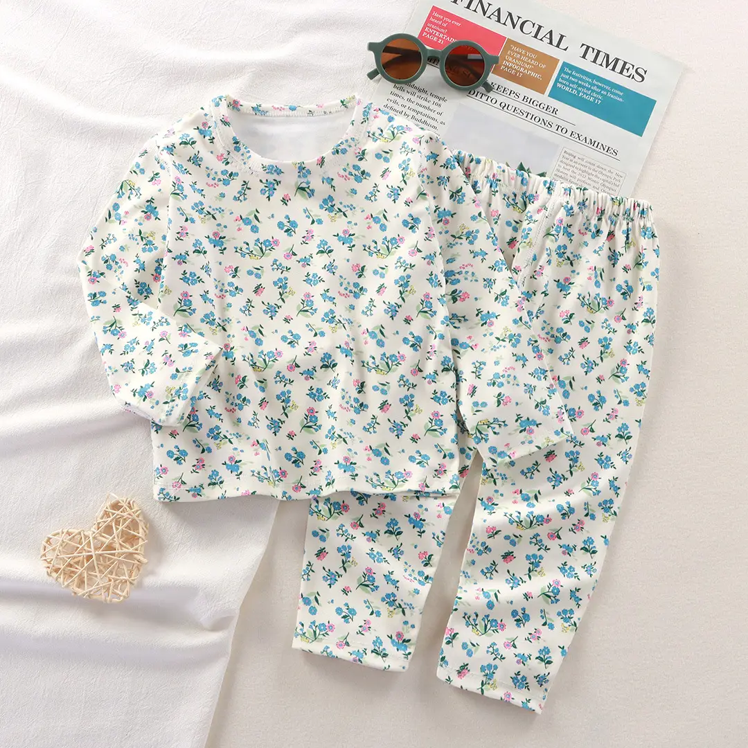 Children's Velvet Pajamas Set White Blue Heart Print - Image 4
