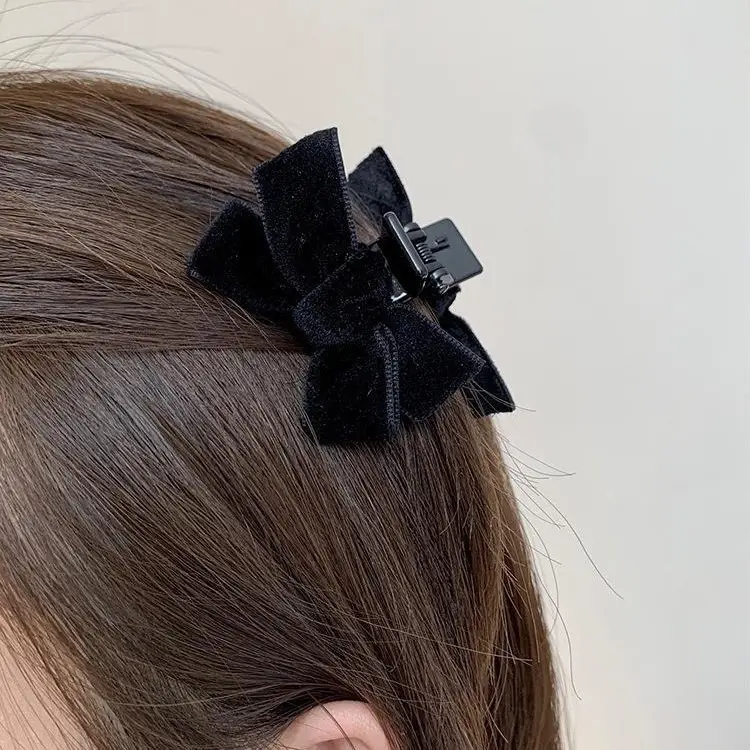 Black Velvet Bow Hairpin with Pearl Embellishment - Image 8