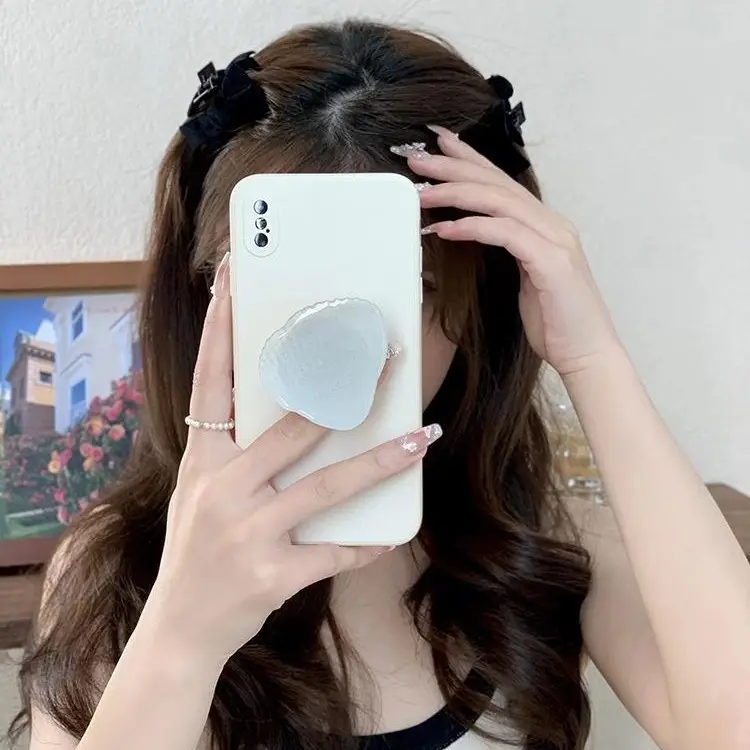 Black Velvet Bow Hairpin with Pearl Embellishment - Image 9