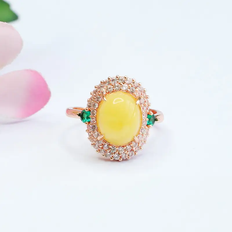 Guan Yu Yellow Amber Ring with Green Gemstone — feature 4