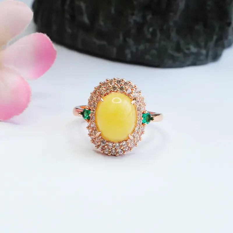 Guan Yu Yellow Amber Ring with Green Gemstone — feature 10