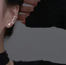 Ancient Cat Ning Ear Clip Multi Layer Geometry — feature 18