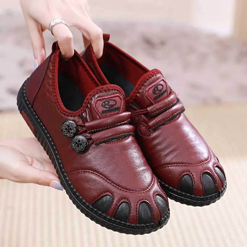 2026 Spring and Autumn New Style Old Beijing Cloth Shoes Non-Slip Mom Shoes Flat Women's Shoes Soft Middle-Aged and Elderly Mom Shoes Women's Shoes - Image 3